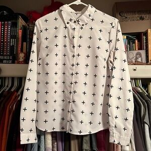 Forever 21 vintage plus sign button up top